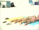 Le risque de filmer des filles en bikini sur la plage