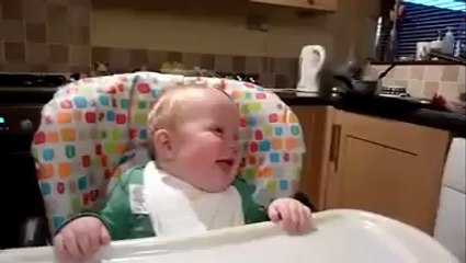 Bu bebeğin kahkahalari keyfinizi yerine getirecek