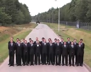 Hatıra fotoğrafı işte böyle çektirilir