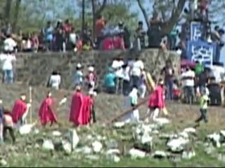 EL VIACRUCIS,,,SUBIENDO LA COFRADÍA.