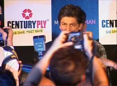 Shahrukh Khan Promotes his Bollywood Movie My Name Is Khan With Kajol Ajay Devgan