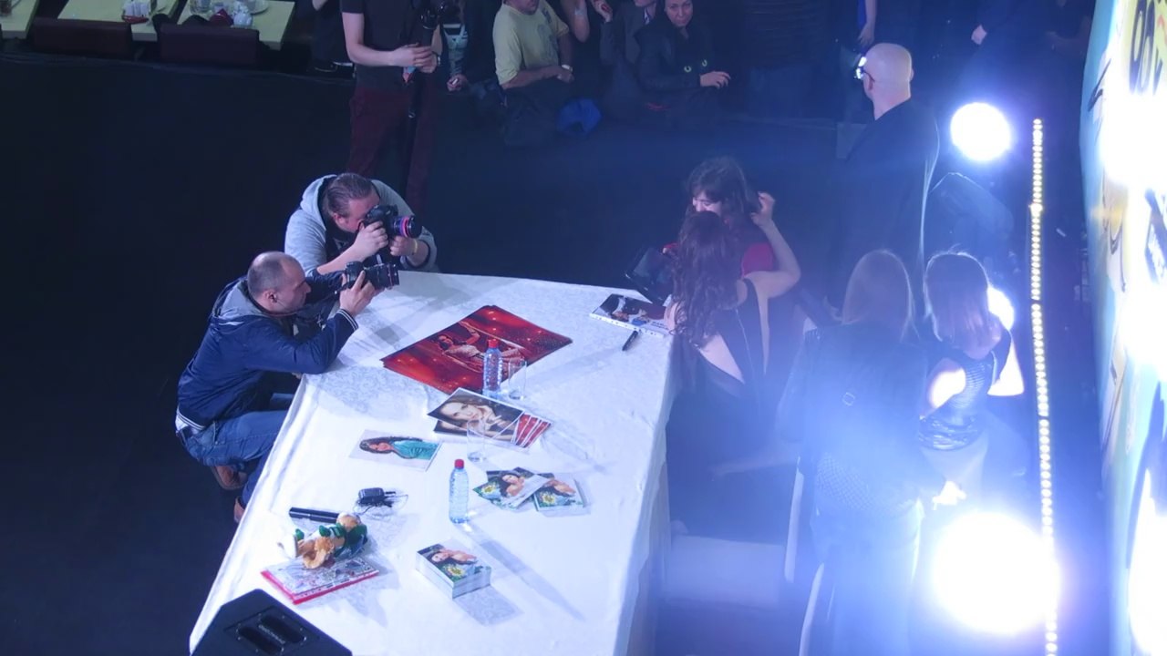 Автограф-сессия в Европейском