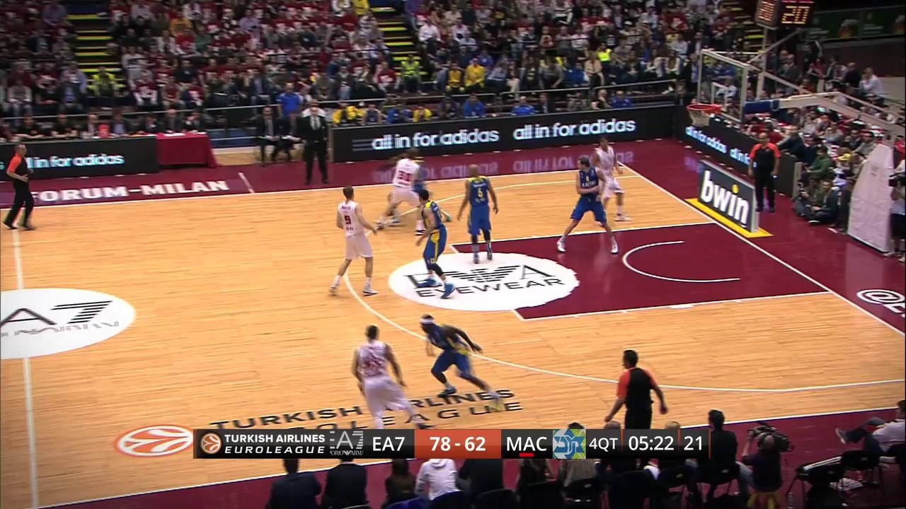 Playoffs Magic Moments: Big Dunk by Curtis Jerrells, EA7 Emporio Armani Milan