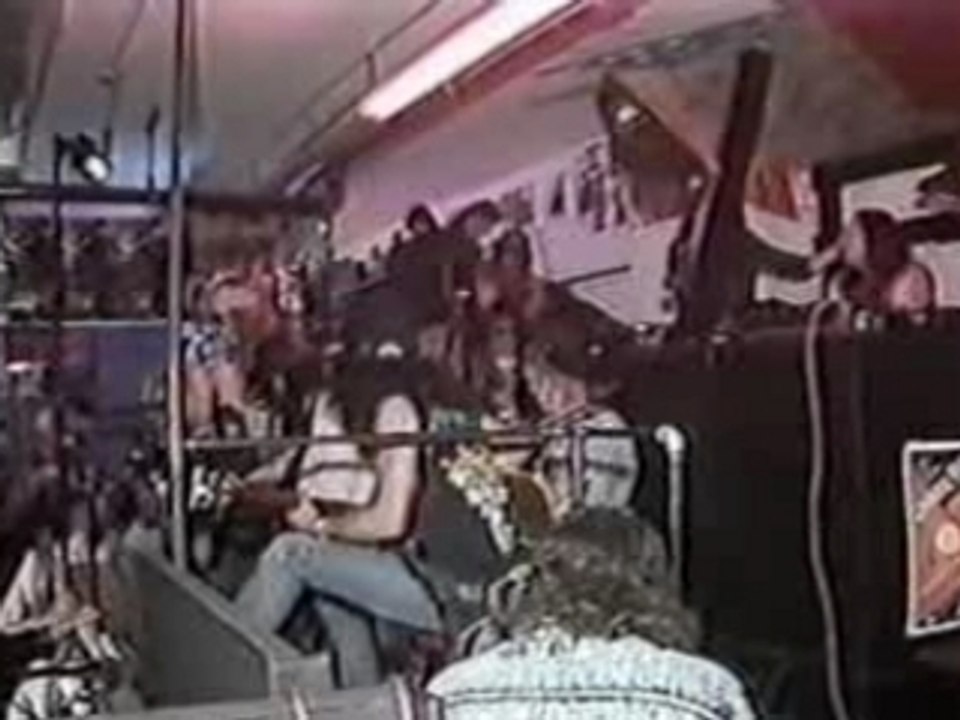 Guns N' Roses - Mr. Brownstone
