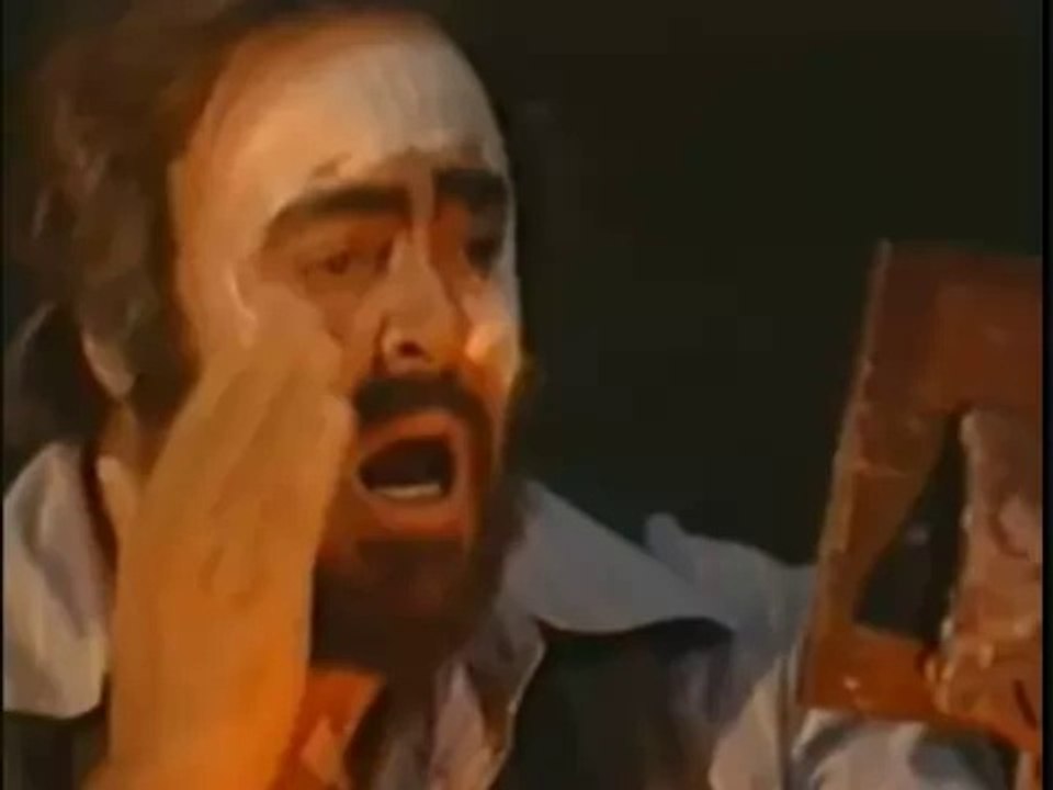 Pavarotti Vesti La Giubba