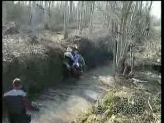 dany dans le ruisseau
