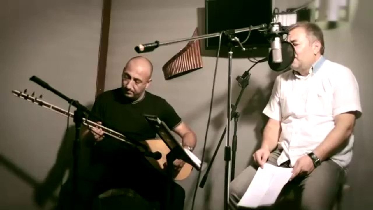 Arif Nazım Ülkem Yanıyor