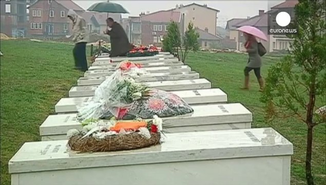 Haşim Taçi Kosova savaş suçları mahkemesi kurulmasını kabul etti