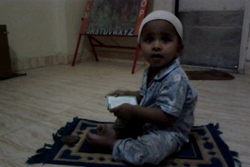 kid reciting dua .... very cute :)