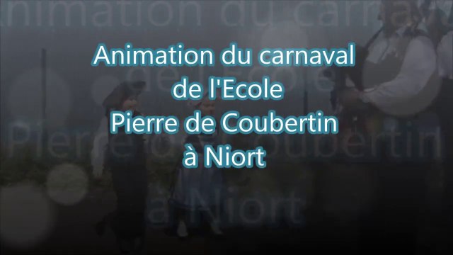 Animation du carnaval de l'Ecole Pierre De Coubertin à Niort par la Kevrenn Bro Glaz le 12 avril 2014