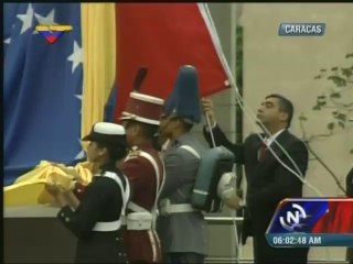 Izan Bandera Nacional para iniciar actos conmemorativos del 19 de abril