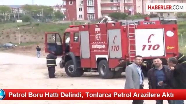 Petrol Boru Hattı Delindi, Tonlarca Petrol Arazilere Aktı