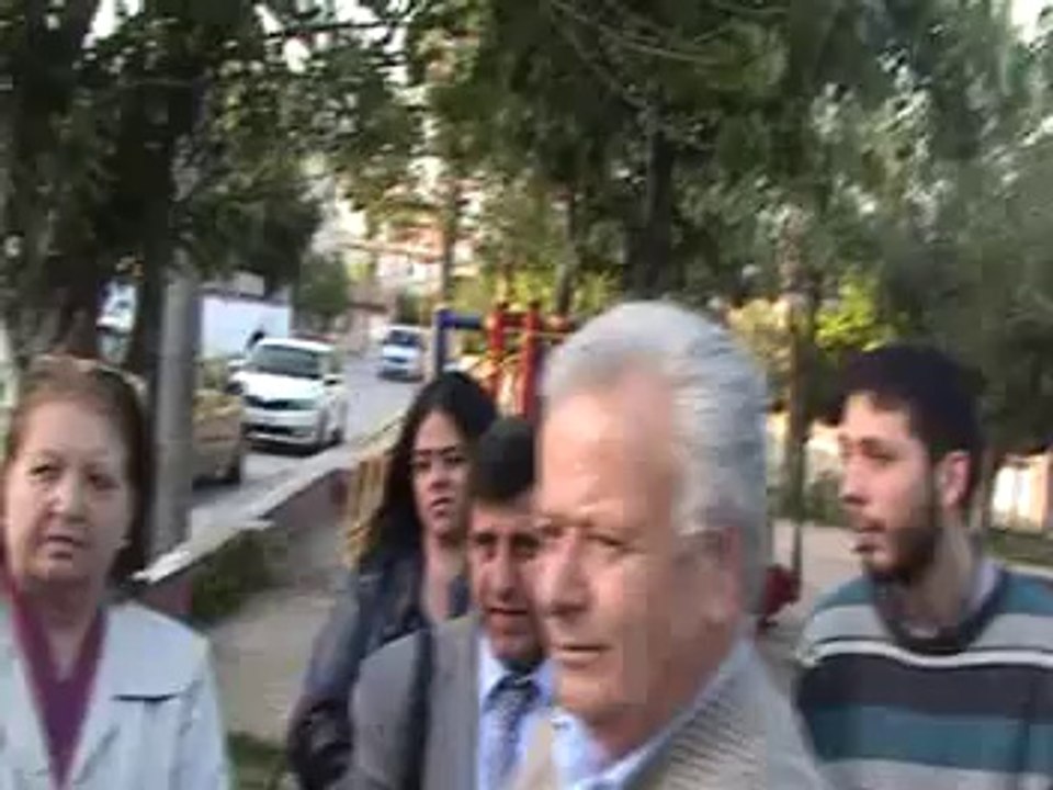 ALİ YÜCE PARKINDA EMEK MAHALLESİNDE DOSTLARLA ŞİİRLER OKUDUK,ANDIK...