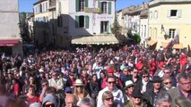 Arles : rassemblement pro-corrida devant les arènes