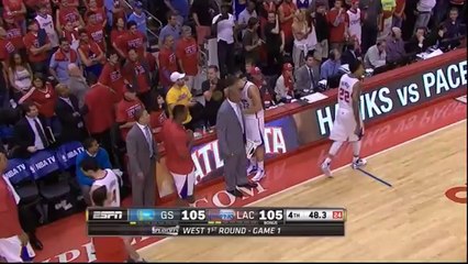 Insolite! Dépité Blake Griffin balance (volontairement ?) son eau sur un fan des Warriors