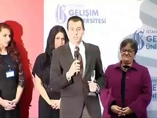 Üniversiteli genclerden Kanaltürk muhabiri Ömer Cağlak'a en iyi televizyon muhabiri ödülü...