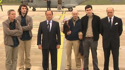 Accueil des journalistes libérés à Villacoublay : "Un jour de joie pour la France"