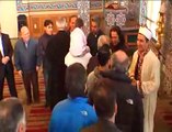 'Rockçı imam' ABD'de ezan okudu I www.halkinhabercisi.com