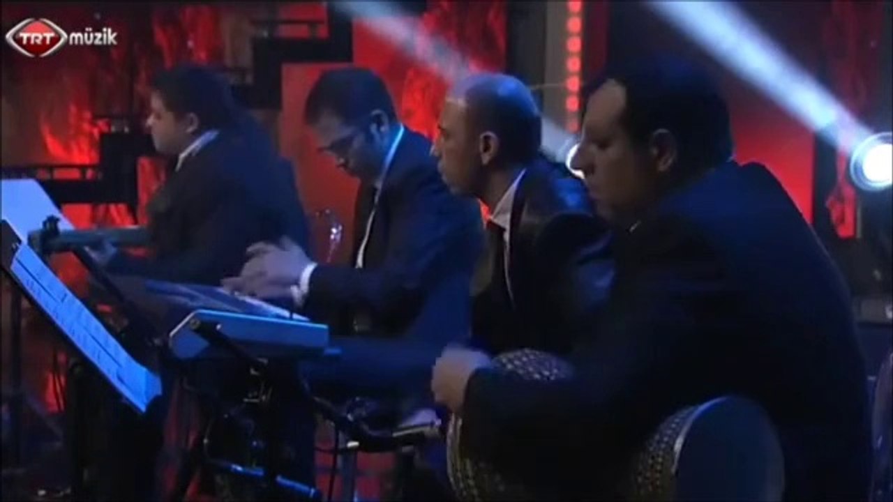 Aysun Tascesme ,Calgici Mektebi Roman Orkestirasi ,solo potpori TRT MUZIK (8)