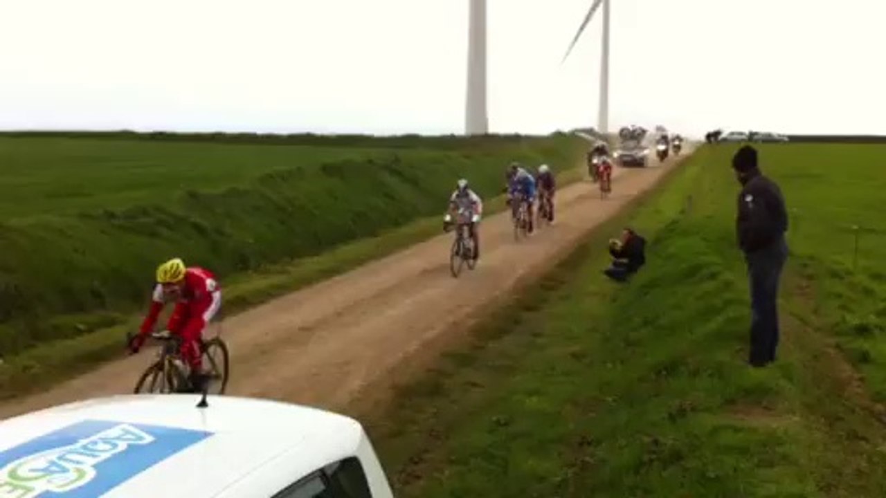 Tro Bro Leon - neuf coureurs en tête dans le premier ribin.