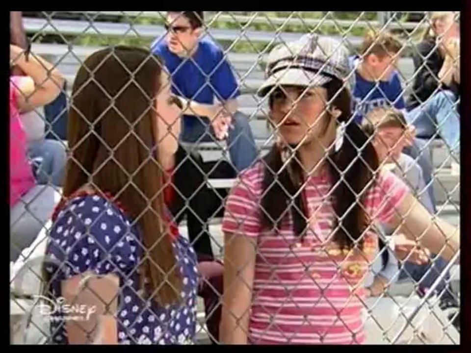 Les sorciers de Waverly Place 1x15 La batte enchantee