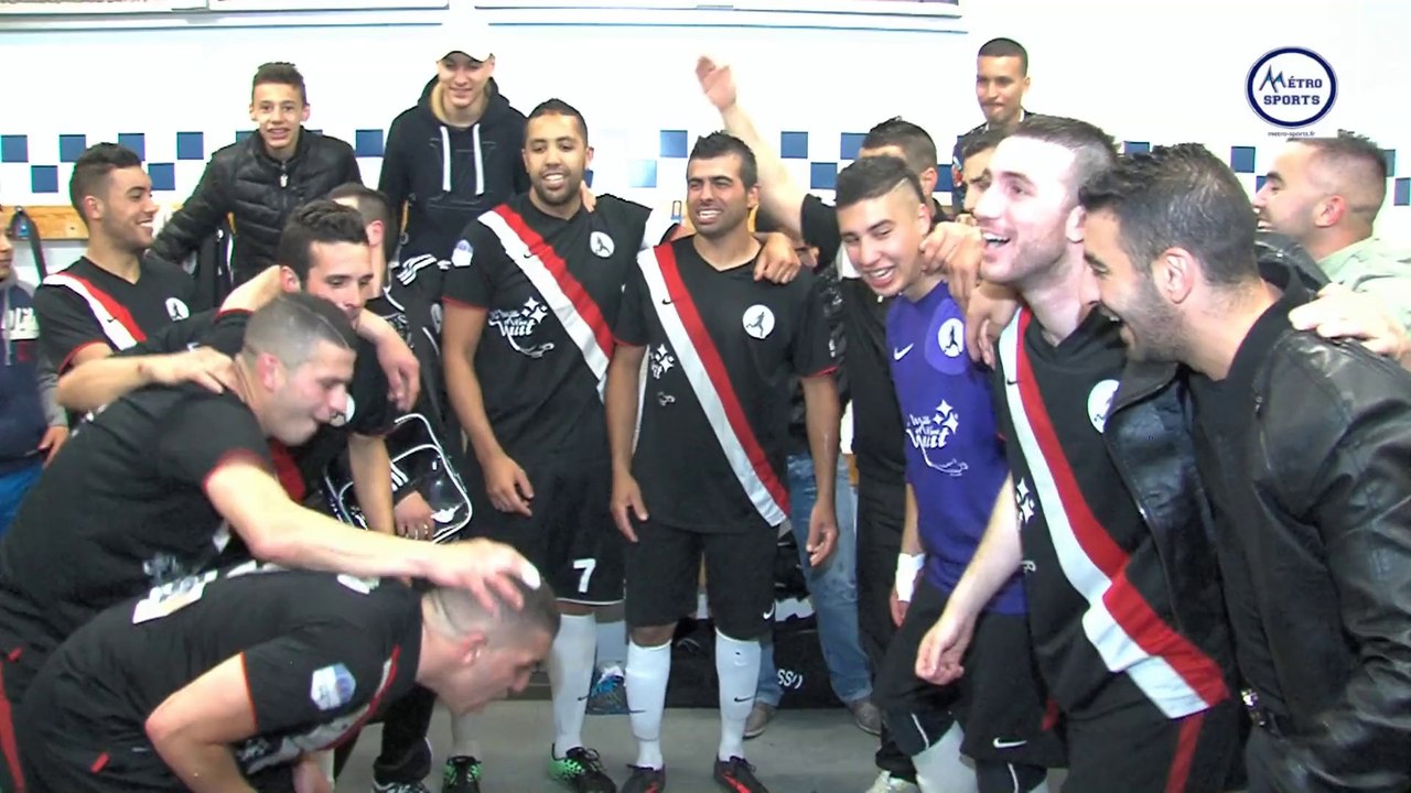 Dans les vestiaires du FC Echirolles Picasso après sa montée en L1 de futsal
