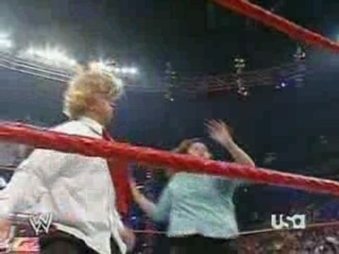 WWE RAW - Boring & TNA Chants