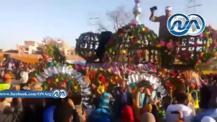 الآلاف من المواطنيين بالإسماعيلية يحتفلون بأكبر كرنفال للزهور بعيد الربيع