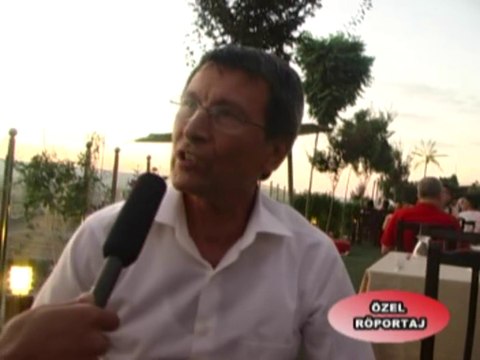 Yusuf Halaçoglu ile sözde Ermeni Katliamını üzerine roportaj