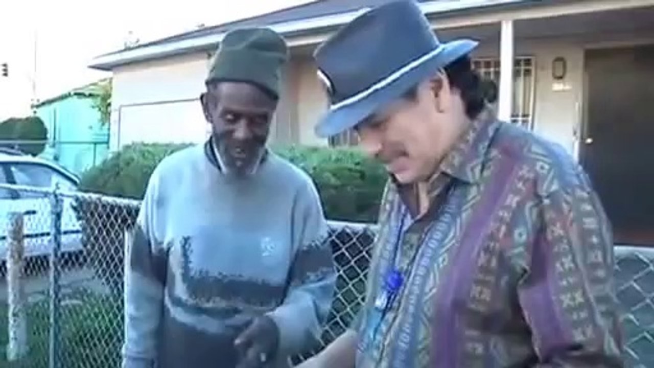 Carlos Santana retrouve son batteur devenu SDF