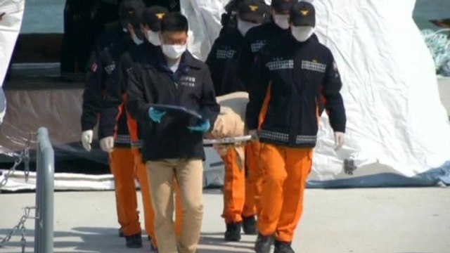 Prosecutors extend Korea ferry captain's detention as death toll mounts