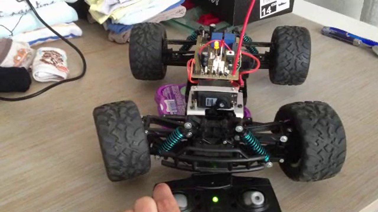 voiture RC avec picaxe 6
