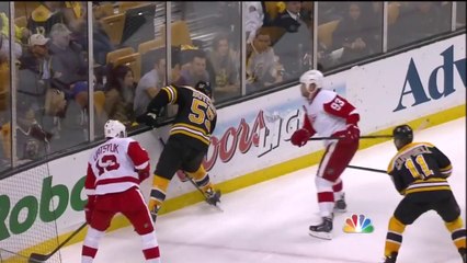 NHL - Zdeno Chara humilie Brendan Smith...