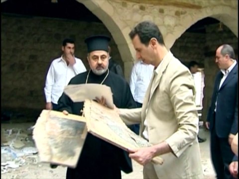 Bachar Al-Assad en visite dans la ville chrétienne de Maaloula pour Pâques