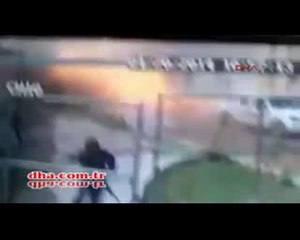 Üzerindeki bombayı böyle patlattı