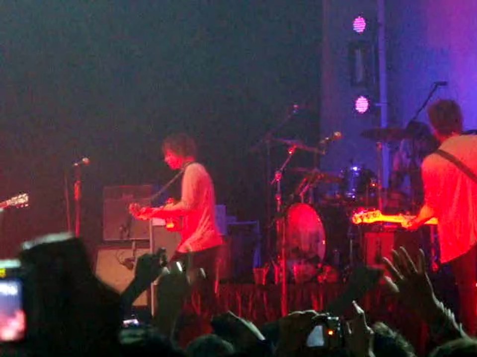 The Kooks - She Moves In Her Own Way