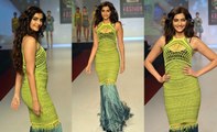 Bollywood Hot Girl Sonam Kapoor On Ramp For Signature Collection - Bollywood Gossip