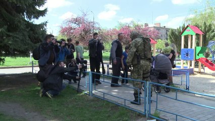 Ukraine: calme à Slaviansk après une nuit sous couvre feu