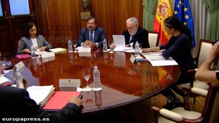 PSOE presenta su campaña y pide a Cañete comparecer