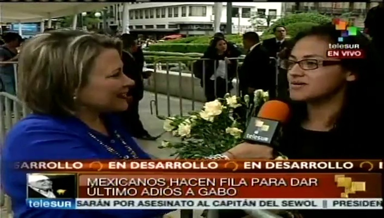 Flores amarillas inundan Palacio de Bellas Artes para dar adiós a Gabo