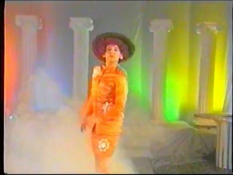 Karamela kao Zorica Brunclik - Evo vec je bozic