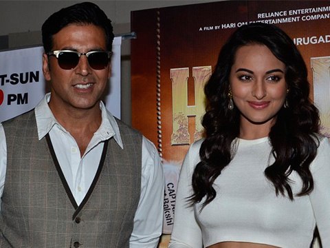 Akshay Kumar And Sonakshi Sinha Promote Holiday On Dance India Dance