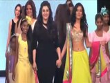 Amrita Rao on ramp - IANS India Videos