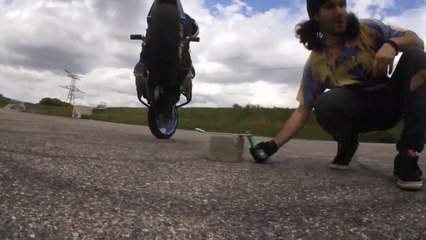 Open a beer like a boss with a stunt bike !