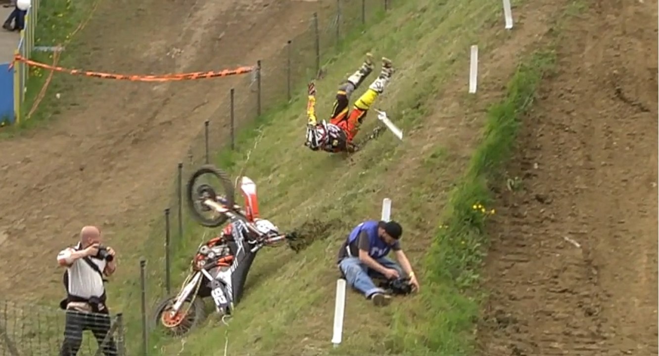 Amazing crash ! MXGP of Bulgaria 2014 Valentin Guillod Crash - Motocross