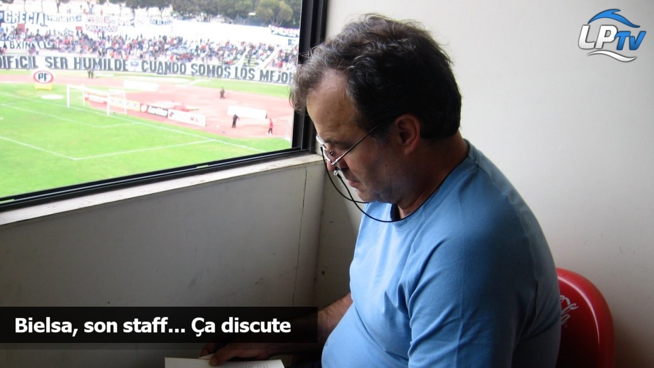 Bielsa, son staff... Ça discute