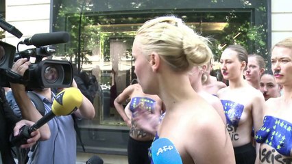Européennes: 22 Femen manifestent à Paris contre le FN
