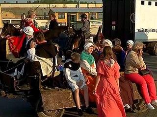 Польские рыцари отправились в Ватикан верхом