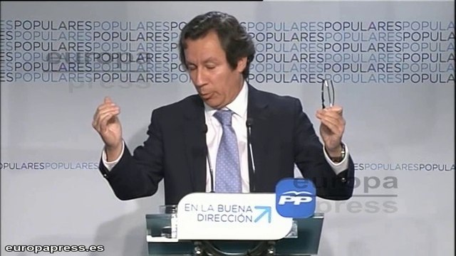 Floriano pide al PSOE que no ensucie la campaña