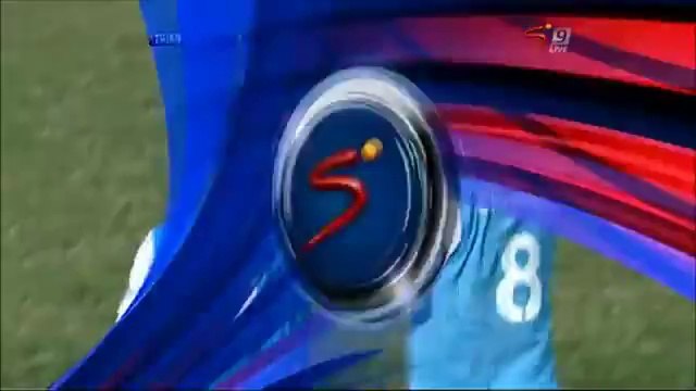 Football - Une reprise de volée... en ciseau